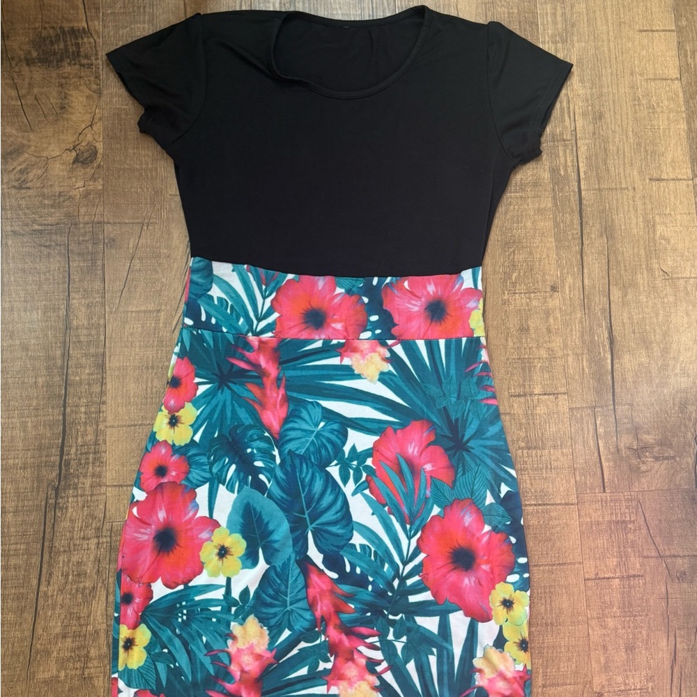 Floral Mini Dress Size M